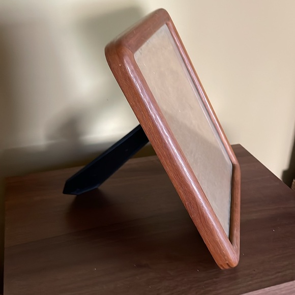 VTG 1990s Solid Wood Picture Frame for 8 x 10 Picture for Hanging or on Shelf - Picture 3 of 6